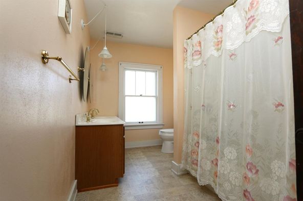 220 Lakeside Dr, Walkerton, IN 46574